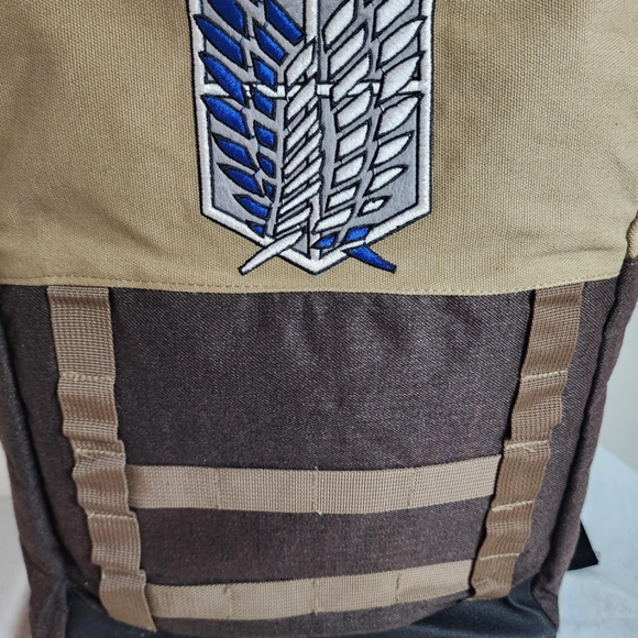 Attack on Titan laptop backpack - Picture 5 of 13
